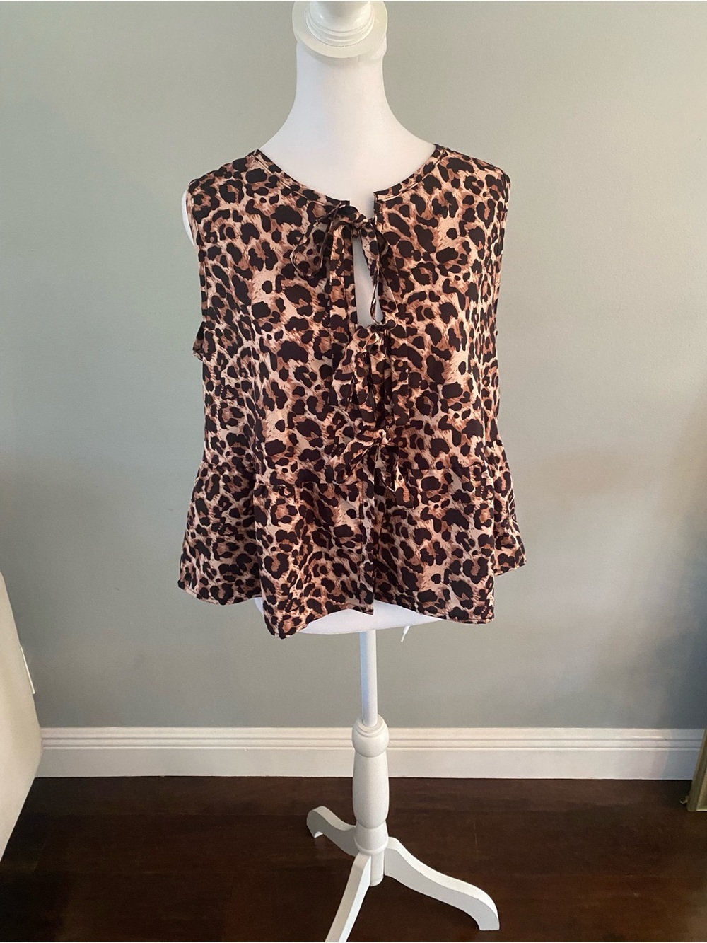 SHEIN Leopard Print Vest with Front tie closures Sz M